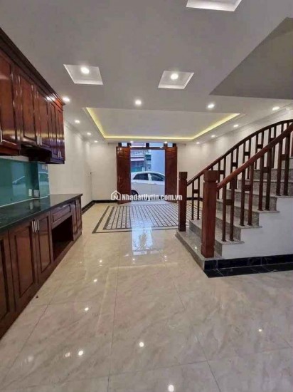 Hiếm Nhà Thạch Bàn 6 tầng – nội thất cao cấp – ô tô đỗ cửa