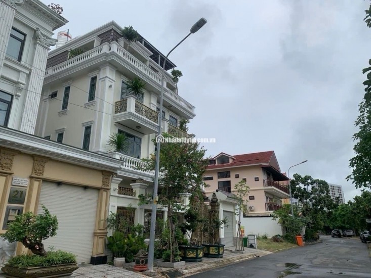 LÔ ĐẤT 180M2 NGANG 10M  NỞ  HẬU, VIEW  SÔNG, KHU  BIỆT  THỰ VIP Q2, CẠNH LAKE  VIEW NOVALAND