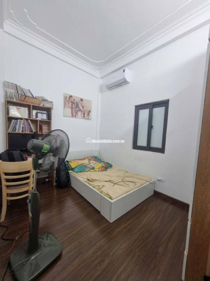 Chính chủ caàn nhượng  lại căn nhà tại ngõ 282 Kim Giang, DT36m2, 4 tầng giá 7,6 tỷ.