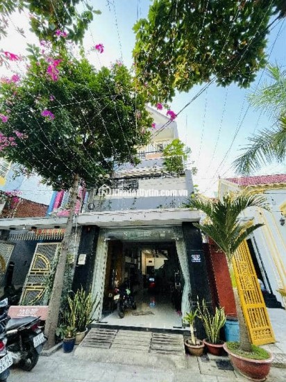 Bán nhà Tân Kỳ Tân Quý P.Bình Hưng Hòa Q.Bình Tân
* Dt: 4m x 13m 53m2
* Giá: 7.5 Tỷ