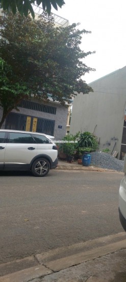 BÁN NHÀ + 3 PHÒNG TRỌ – HẺM Ô TÔ VÕ THỊ SÁU, NGAY BÊN HÔNG SIÊU THỊ GO! DĨ AN