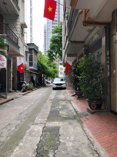 Kim Ngưu phân lô ô tô đỗ cửa vào nhà, cách 1 nhà ra mặt phố, nhà dân xây có thể cải tạo thành toà văn phòng dịch vụ