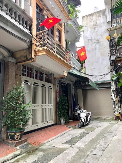 Kim Ngưu phân lô ô tô đỗ cửa vào nhà, cách 1 nhà ra mặt phố, nhà dân xây có thể cải tạo thành toà văn phòng dịch vụ