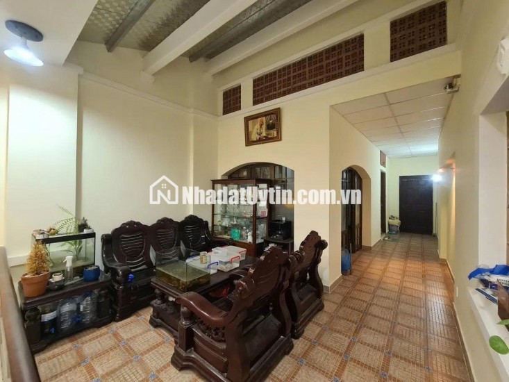 Anh tôi gửi bán gấp nhà Hẻm Xe Hơi Thành Thái, Quận 10 – 12 Tỷ – Nhà 5 Tầng Thang Máy