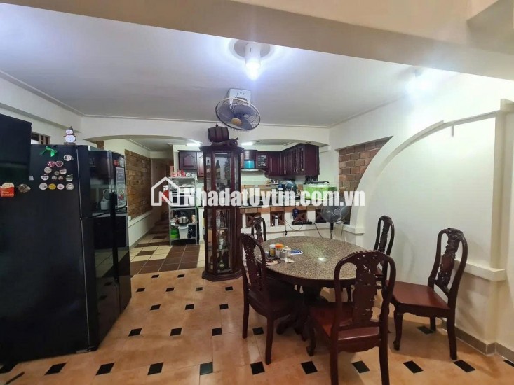 Anh tôi gửi bán gấp nhà Hẻm Xe Hơi Thành Thái, Quận 10 – 12 Tỷ – Nhà 5 Tầng Thang Máy
