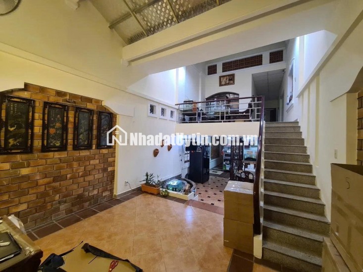 Anh tôi gửi bán gấp nhà Hẻm Xe Hơi Thành Thái, Quận 10 – 12 Tỷ – Nhà 5 Tầng Thang Máy