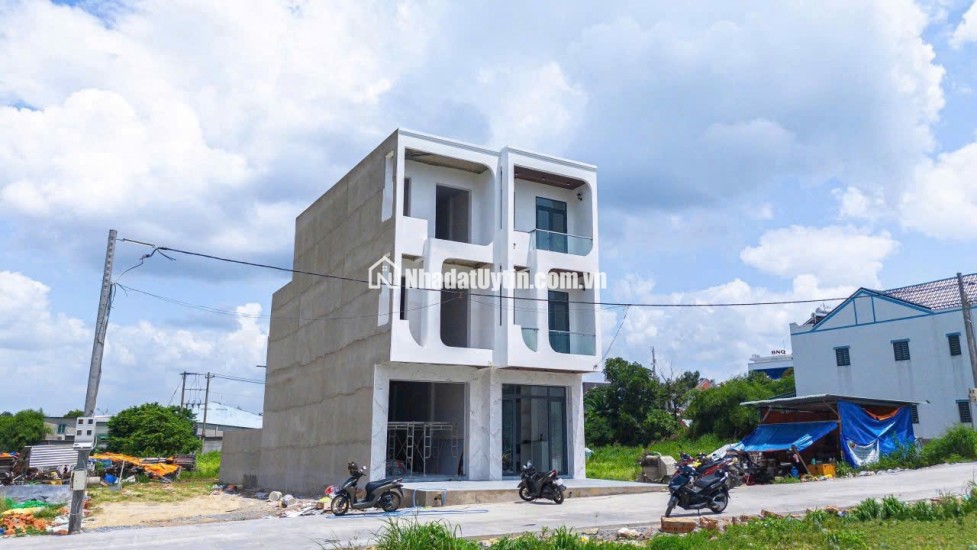 NHÀ PHỐ BÌNH DƯƠNG MỚI- 1 TRỆT 2 LẦU