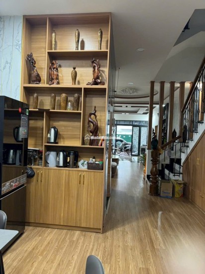 Nhà 1 trệt 3 lầu – Kinh doanh căn hộ siêu lợi nhuận
diện tích: Ngang 6m, tổng 138m² Giá bán : 12 tỷXem nhà liên hệ trước 45 phút