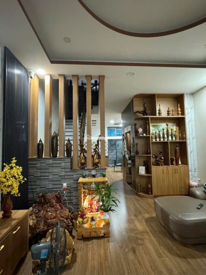 Nhà 1 trệt 3 lầu – Kinh doanh căn hộ siêu lợi nhuận
diện tích: Ngang 6m, tổng 138m² Giá bán : 12 tỷXem nhà liên hệ trước 45 phút