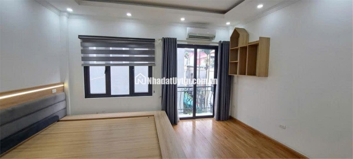 Bán nhà ngõ 564 Nguyen văn Cừ, Bồ Đề,35m 5T  oto ,KD, 7,6 tỷ .