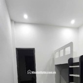 nằm ngay ngã 3 Ba La Dt hơn 40m, mặt tiền 3,5m , 3 tầng , thiết kế hiện đại thoáng mát