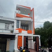 HOTNHÀ BÌNH CHÁNH 1 TRỆT 1 LẦU- SHR- GIÁ 1TỶ199