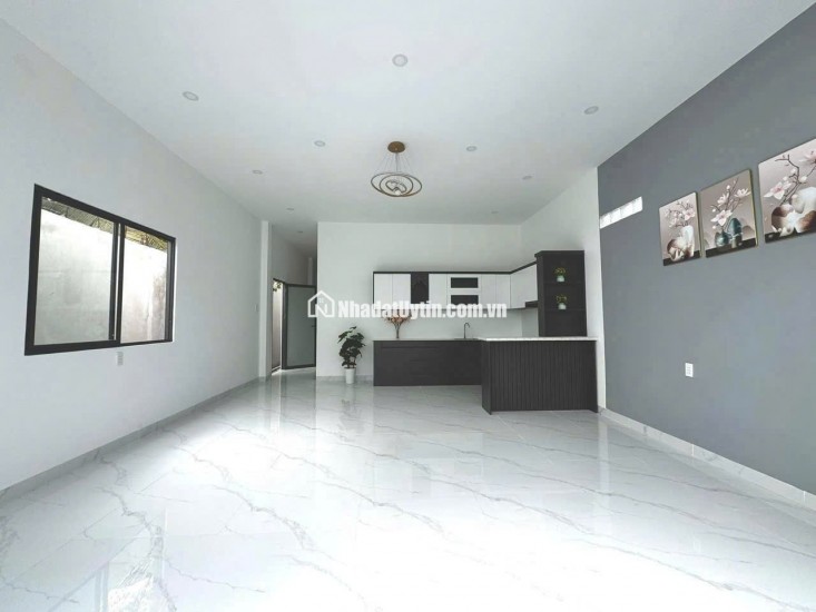 KÈO THƠM CĂN NHÀ CẤP 4 XÂY MỚI, GIÁ 1.43 TỶ, CÁCH CẦU HOÁ AN 15 PHÚT