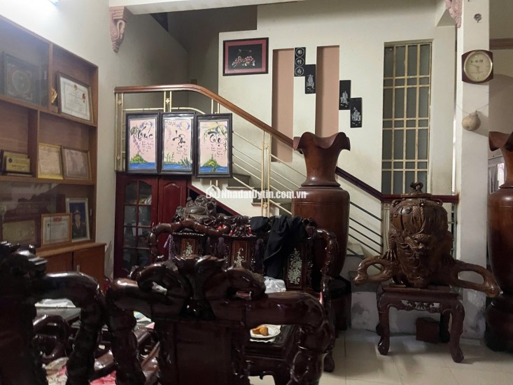  NHÀ 2 TẦNG ĐẸP - LÊ HỮU TRÁC - DT KHỦNG - NỞ HẬU KHÓ TÌM - 6.5m×26.4m=172.M2 - GIÁ 18.X TỶ - SÁT BIỂN MỸ KHÊ - NVT - SƠN TRÀ.