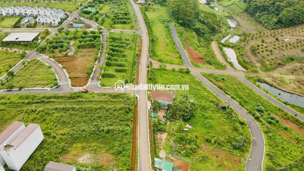 BÁN 2 LÔ MẶT TIỀN LIỀN KỀ ĐẸP ĐẤT NỀN KHU NGHỈ DƯỠNG P2 BẢO LỘC, CÁCH NGÃ 5 ĐAMBRI 6 PHÚT ĐI XE