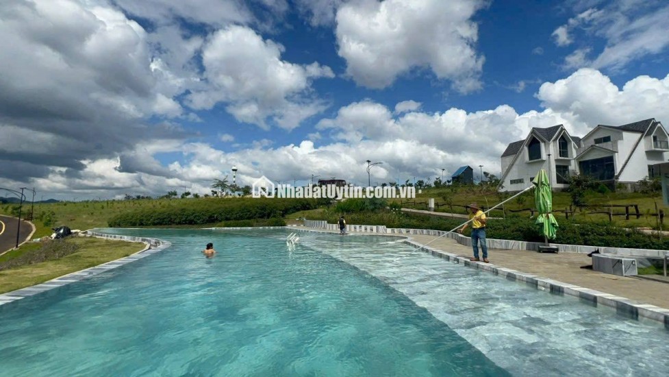 BÁN 2 LÔ MẶT TIỀN LIỀN KỀ ĐẸP ĐẤT NỀN KHU NGHỈ DƯỠNG P2 BẢO LỘC, CÁCH NGÃ 5 ĐAMBRI 6 PHÚT ĐI XE