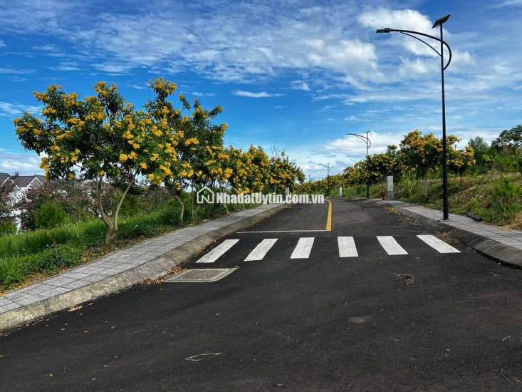 BÁN 2 LÔ MẶT TIỀN LIỀN KỀ ĐẸP ĐẤT NỀN KHU NGHỈ DƯỠNG P2 BẢO LỘC, CÁCH NGÃ 5 ĐAMBRI 6 PHÚT ĐI XE