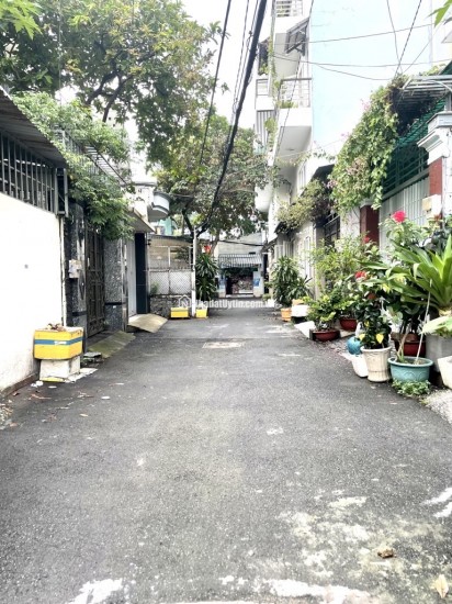 SIÊU PHẨM MỚI XÂY GẦN CÔNG VIÊN LÀNG HOA - XE HƠI ĐỖ CỬA FULL NỘI THẤT SỊN SÒ - 7.6 TỎI