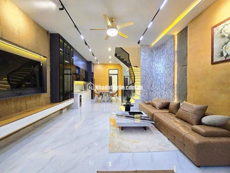 BÁN NHÀ 3 TẦNG MẶT TỀN 7M5 HOÀ MINH_7,6 TỶ_FULL NỘI THẤT CAO CẤP