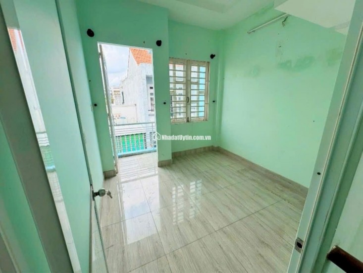 Cần Bán Nhà Cho Gia Đình Nhiều Thành Viên, Đường Lê Đình Cẩn, 4PN, DT 40m2/ 4,5 Tỷ