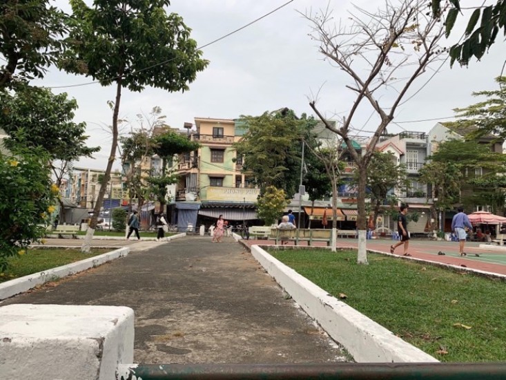 MẶT TIỀN KINH DOANH CHỢ ĐÊM HẠNH THÔNG TÂY - VIEW CÔNG VIÊN THOÁNG MÁT - HỢP ĐỒNG THUÊ 20 TRIỆU - CẦN BÁN GẤP.