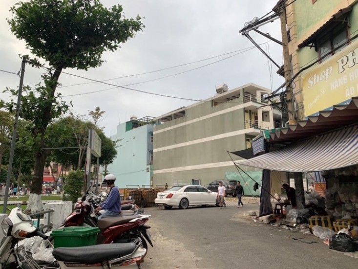 MẶT TIỀN KINH DOANH CHỢ ĐÊM HẠNH THÔNG TÂY - VIEW CÔNG VIÊN THOÁNG MÁT - HỢP ĐỒNG THUÊ 20 TRIỆU - CẦN BÁN GẤP.