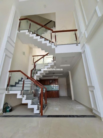 NHÀ ĐẸP TRUNG TÂM TP. THỦ ĐỨC XE HƠI ĐỖ CỬA – GIÁ CHỈ NHỈNH 11 TỶ