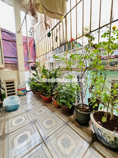  NHÀ ĐẸP LẠC LONG QUÂN – 3 TẦNG – CHÍNH CHỦ BÁN GẤP! 