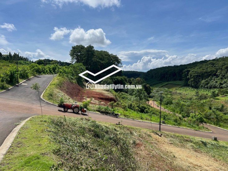 BÁN LÔ ĐẤT NỀN KHU NGHỈ DƯỠNG P2 BẢO LỘC, CÁCH NGÃ 5 ĐAMBRI  6 PHÚT ĐI XE