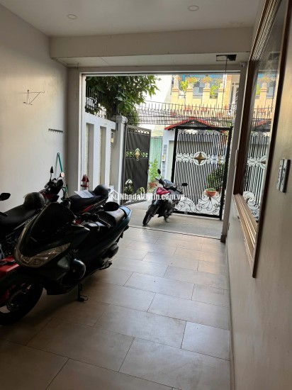 Cho thuê căn biệt thự đường 23, Hiệp Bình Chánh, nhà xây 1 trệt 2 lầu, sân thượng. DT 8x15