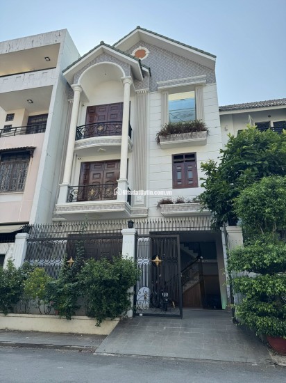 Cho thuê căn biệt thự đường 23, Hiệp Bình Chánh, nhà xây 1 trệt 2 lầu, sân thượng. DT 8x15