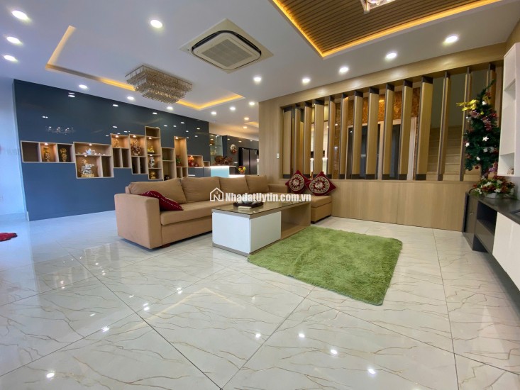 NHANH TAY SỞ HỮU BIỆT THỰ SIÊU ĐẸP–LONG LANH TRÊN ĐƯỜNG THĂNG LONG-DT KHỦNG 150M