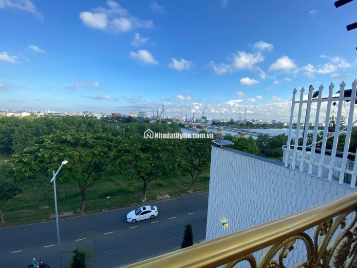 NHANH TAY SỞ HỮU BIỆT THỰ SIÊU ĐẸP–LONG LANH TRÊN ĐƯỜNG THĂNG LONG-DT KHỦNG 150M