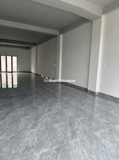 Nhà mặt tiền Phạm Văn Đồng, ngay Gigamall. DT 7.4x29 nhà 1 trệt 2 lầu mới xây