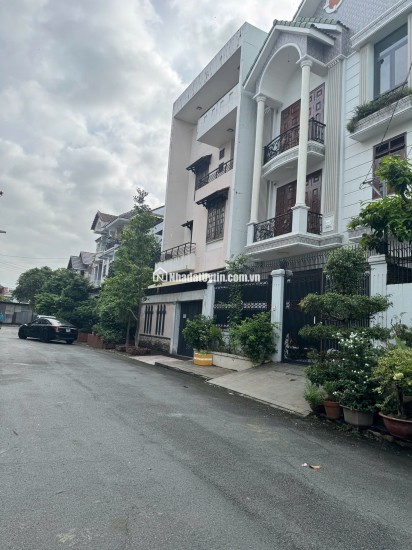 Cho thuê căn biệt thự đường 23, Hiệp Bình Chánh, nhà xây 1 trệt 2 lầu, sân thượng. DT 8x15