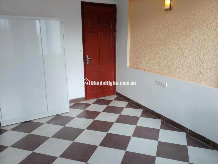 Bán nhà 5 tầng đẹp  Khu Long Biên  Gần ô tô đỗ, thu nhập 240tr/năm
