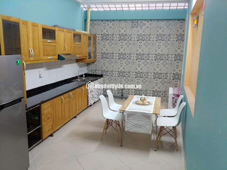 Bán nhà 5 tầng đẹp  Khu Long Biên  Gần ô tô đỗ, thu nhập 240tr/năm