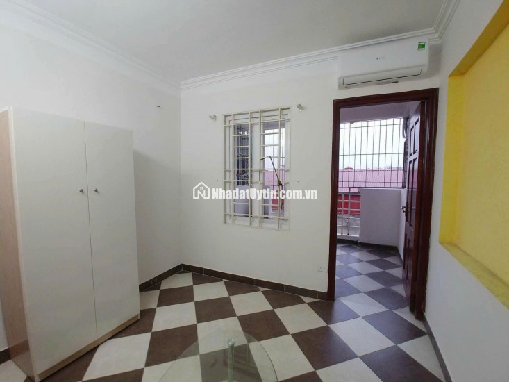 Bán nhà 5 tầng đẹp  Khu Long Biên  Gần ô tô đỗ, thu nhập 240tr/năm
