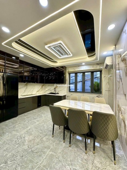 Nhà Nguyễn Ảnh Thủ, Hẻm Ô tô quay đầu, 70m2 5 tầng 5PN, sổ hồng. Nhỉnh 7 tỷ!