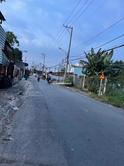 Bán đất thổ cư Hóc Môn, đường Phùng Thị Chuyện, 226m2, SHR, giá 7 tỷ - LH: