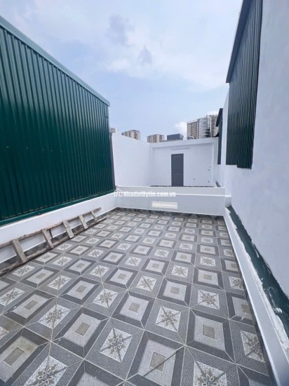 SIÊU HÓT - BÁN NHÀ TRUNG TÂM THẠCH BÀN- 30M², MT 4.5 M - 5 tầng – CHỈ 6.X TỶ,  Ô TÔ TRÁNH