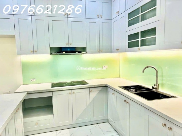 BÁN NHÀ 59M² GẦN CẦU CHUI – NGUYỄN VĂN CỪ, Ô TÔ ĐỖ CỔNG – DÂN XÂY 3 TẦNG CHẮC CHẮN, GIÁ CHỈ HƠN 6 TỶ