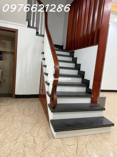  NHÀ 35M² THANH AM LONG BIÊN – LÔ GÓC – NGÕ 3M – 3 TẦNG Ở NGAY – GIÁ 5.X TỶ