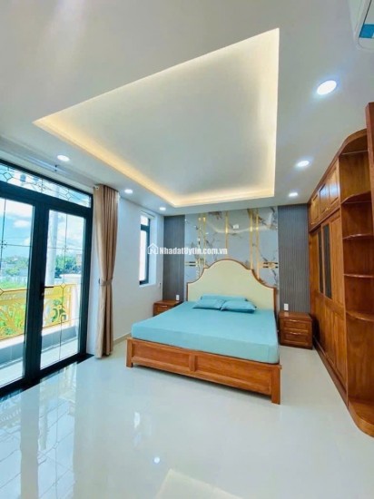 SIÊU PHẨM MẶT TIỀN HẺM ĐƯỜNG HUỲNH TẤN PHÁT - NHÀ BÈ - Ô TÔ NGỦ TRONG NHÀ - GIÁ 9x TỶ