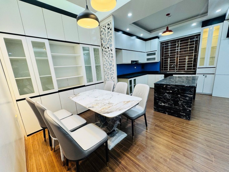 CĂN ĐẸP – TÒA ĐẸP – HÀNH LANG ĐÁ BÓNG – ÁNH SÁNG NGẬP TRÀN – BAN CÔNG MÊ LI