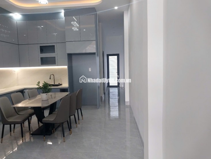 Bán nhà lô C4 đường số 2 cạnh với đường Tú Xương KĐT Tây Bắc.