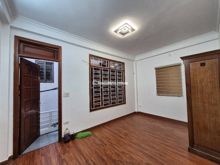  Đại La – 45m – 5 Tầng – Mặt Tiền 5m – Giá: 10.8 Tỷ