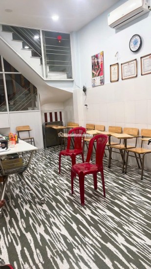 Bán nhà sát mặt Tiền Tân Hương, Hẻm 5m xe tải thông, 49m2, 3 tầng, Chỉ 7 tỷ xíu