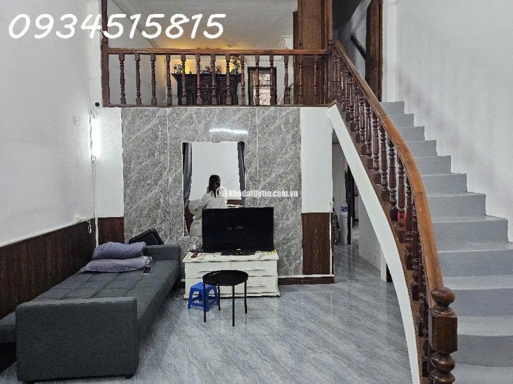 Bán nhà Thịnh Hào- Trung Tâm Đống Đa – 60m² – Cách Ô Tô Tránh 35m – Ở Sướng, Kinh Doanh Đỉnh-11,6 tỷ LH e Trang: 0934515815/0971969686
