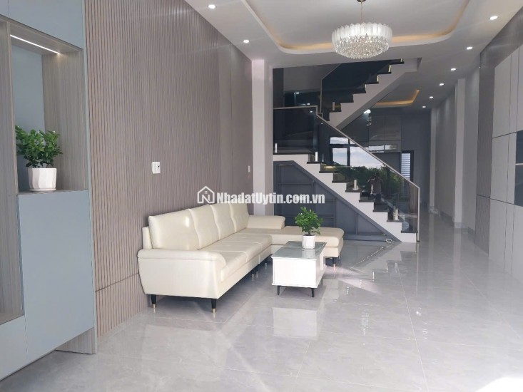 Bán nhà lô C4 đường số 2 cạnh với đường Tú Xương KĐT Tây Bắc.